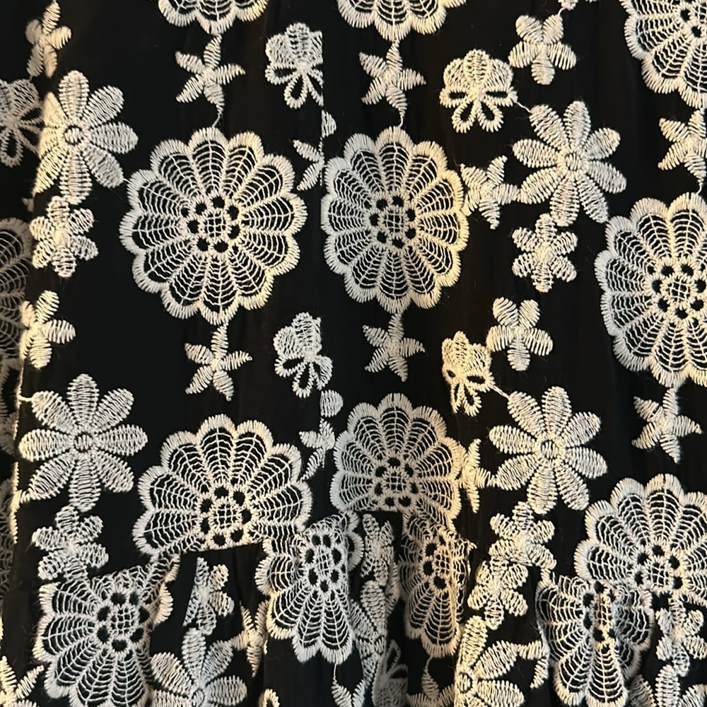 Tuckernuck Hyacinth House Black and White Floral Long Sleeve Dress - Picture 5 of 7